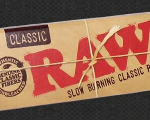 RAW Classic Rolling Papers 1 1/4